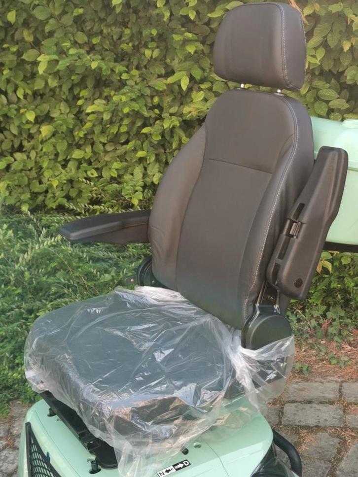 Nieuwste scootmobiel mobitech falcon LCD controlescherm, Diversen, Rolstoelen, Ophalen of Verzenden