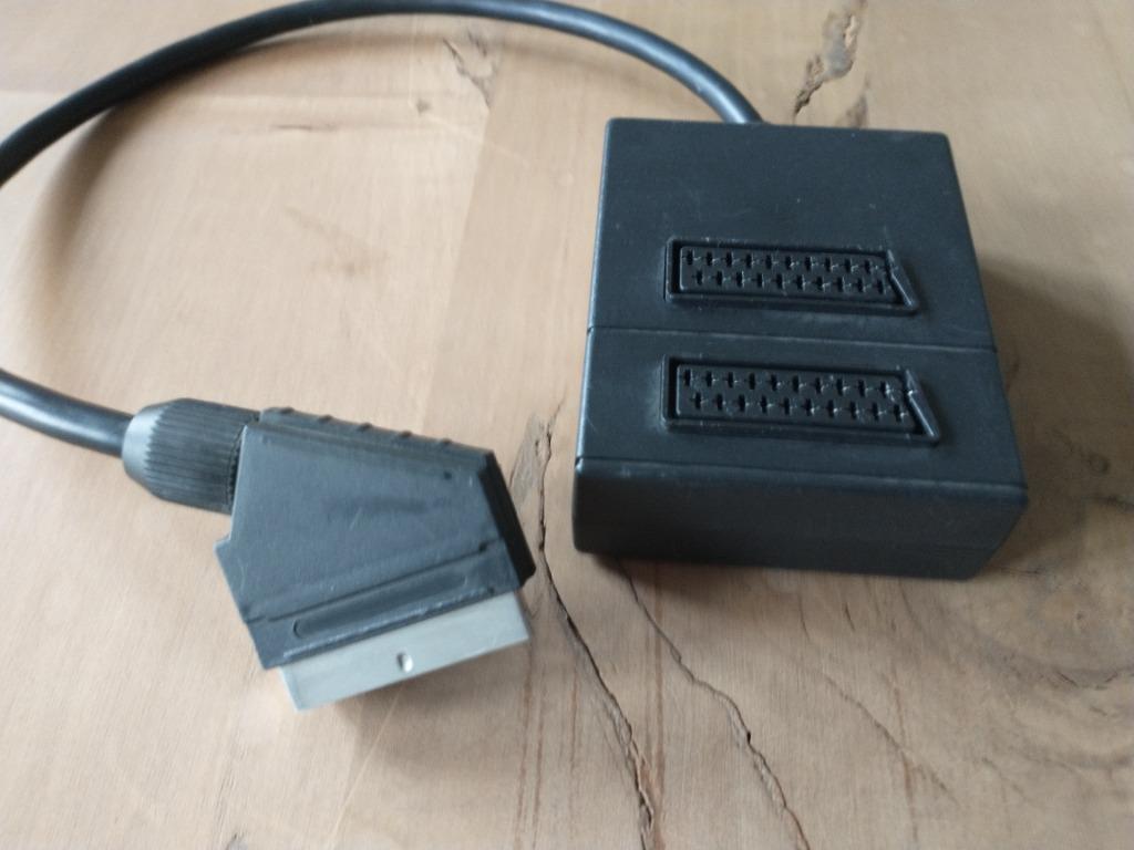 Répartiteur péritel (2 ports), TV, Hi-fi & Vidéo, Câbles audio & Câbles de télévision, Utilisé, Câble péritel, Moins de 2 mètres