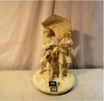 Belle statue ancienne - Ensemble sous le parasol - 36 cm, Collections, Comme neuf, Humain, Enlèvement ou Envoi