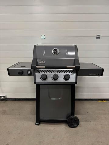 Napoleon Freestyle 365 SB gas barbecue met zijbrander nieuw beschikbaar voor biedingen