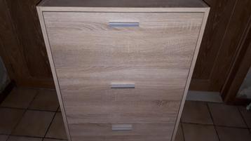 Schoenenkast beschikbaar voor biedingen