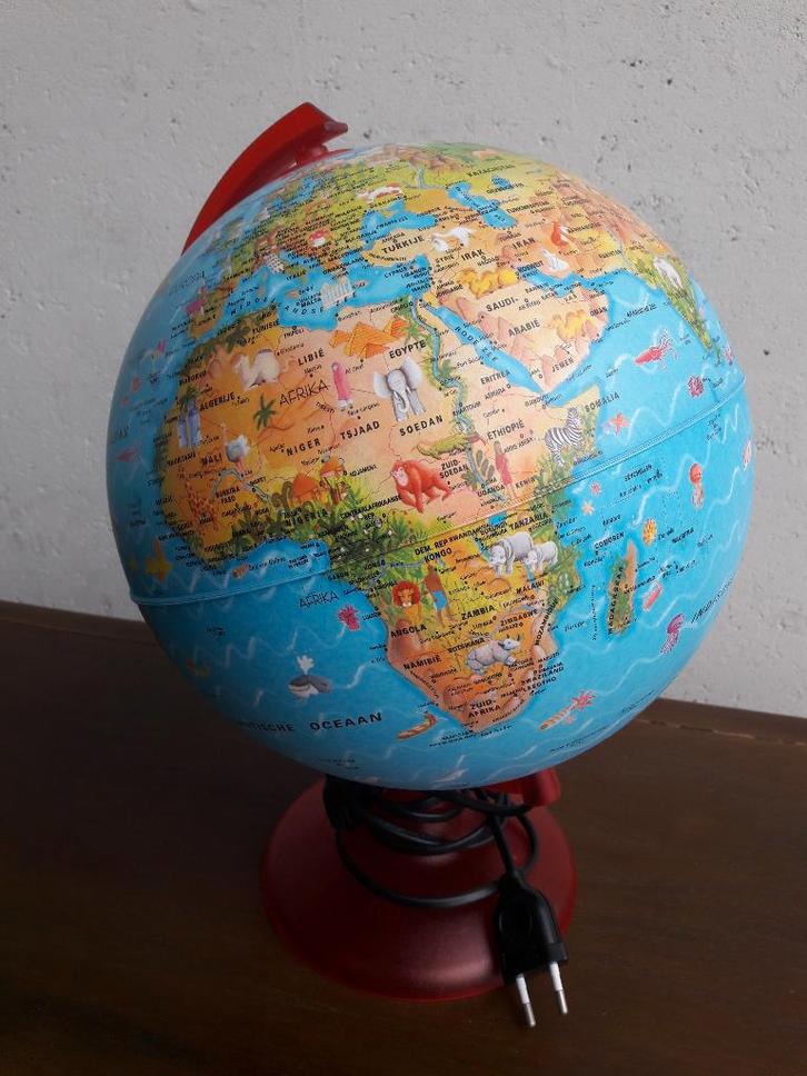 Wereldbol met verlichting: Circus kinderglobe, Maison & Meubles, Accessoires pour la Maison | Globes, Comme neuf, Lumineux, Enlèvement