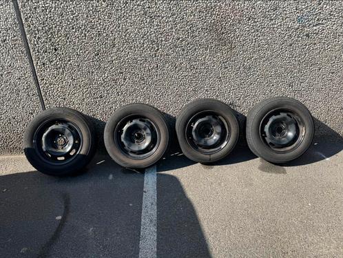 4 wielen van Peugeot 208, Auto diversen, Wieldoppen, Zo goed als nieuw, Ophalen