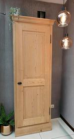 Hoge eiken kast, Enlèvement