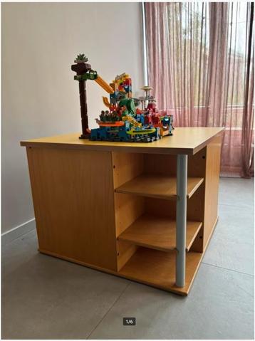 Originele houten schoolkast/speelkast/speeltafel beschikbaar voor biedingen