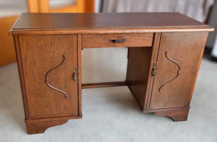 Antieke houten bureau, Huis en Inrichting, Bureaus, Gebruikt, Bureau, Ophalen