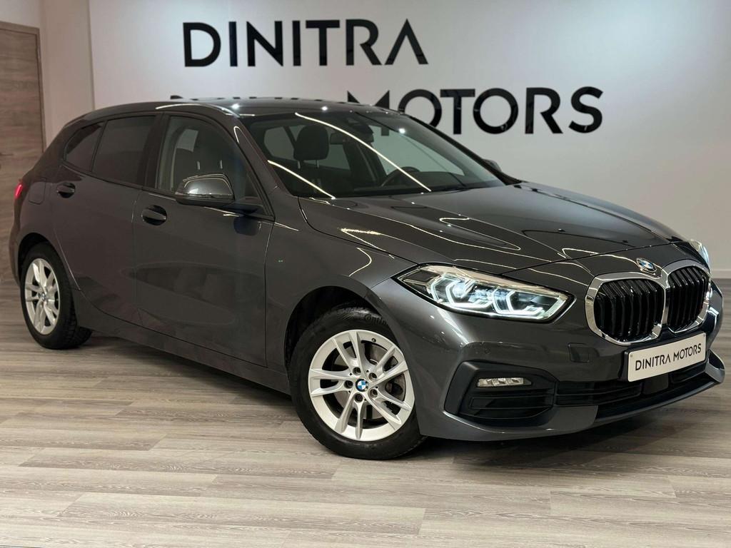 BMW 118 Sport Line - Carplay/Cruise/Navi/LED, Auto's, Automaat, 1 Reeks, Gebruikt, Bedrijf