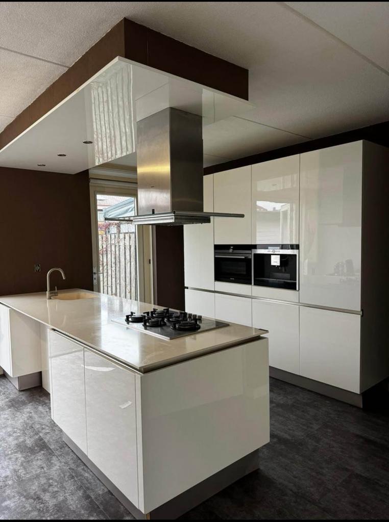 A vendre des cuisines d’occasion avec électr parfaits états, Granit ou Pierre, Autres couleurs, Comme neuf, Enlèvement