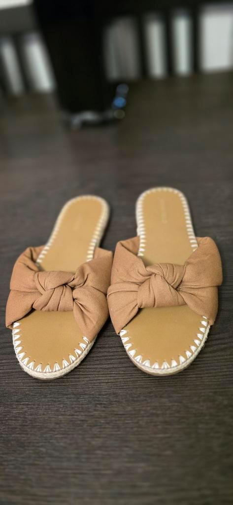 Sandales femme – Taille 38, Vêtements | Femmes, Chaussures, Beige, Enlèvement