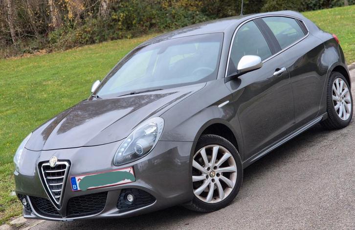 Alfa Romeo giulietta 20jtd 103kw 138mkm clima 5800€, Autos, Alfa Romeo, Particulier, Giulietta, Diesel, Euro 5, Berline, 5 portes
