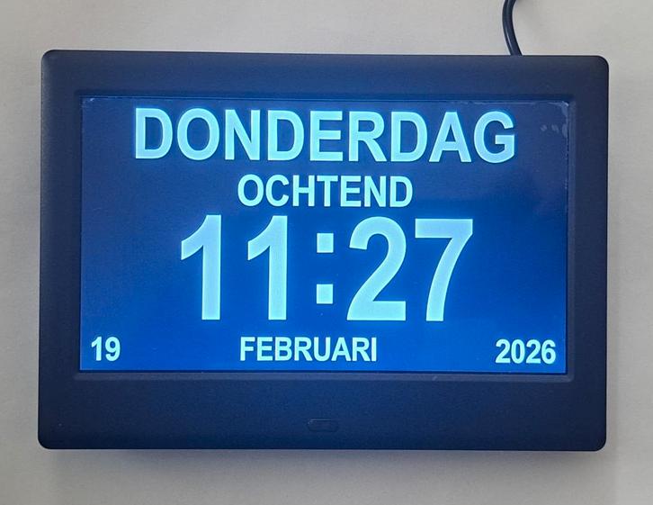 Digitale kalender klok voor senioren of ouderen met dementie, Huis en Inrichting, Woonaccessoires | Klokken, Gebruikt, Overige typen