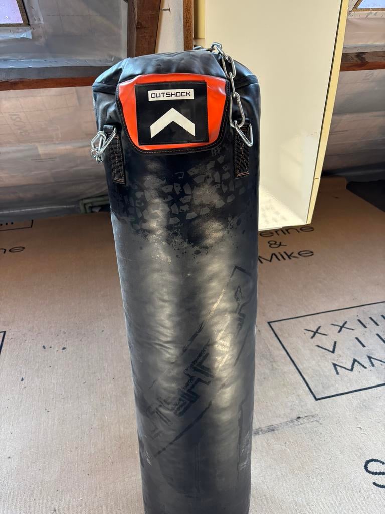 Bokszak Outshock, Sport en Fitness, Vechtsporten en Zelfverdediging, Ophalen, Zo goed als nieuw