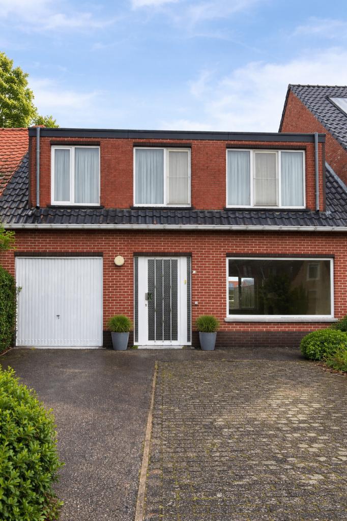 Diepenbeek: te renoveren woning 4 slaapkamers, Immo, Huizen en Appartementen te koop, Hasselt, 500 tot 1000 m², Tussenwoning, Verkoop zonder makelaar