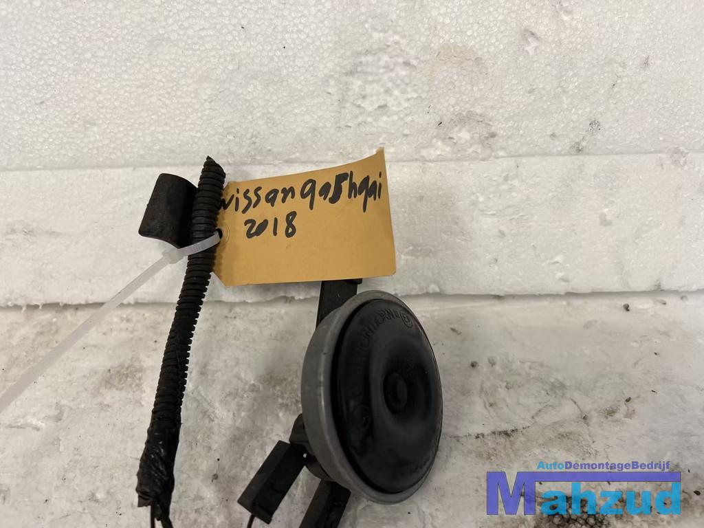 NISSAN QASHQAI 2 J11 Toeter claxon 2013-2021, Nissan Motor Co., Ltd., Takashima 1-chome 1-1
220-8686  Yokohama, Utilisé, NISSAN_SR@mail.nissan.co.jp