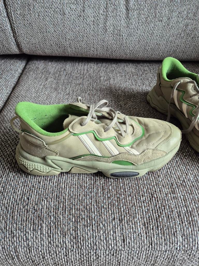 Adidas Ozwygoo Kaki, Antiquités & Art, Antiquités | Vêtements et Textile, Enlèvement ou Envoi