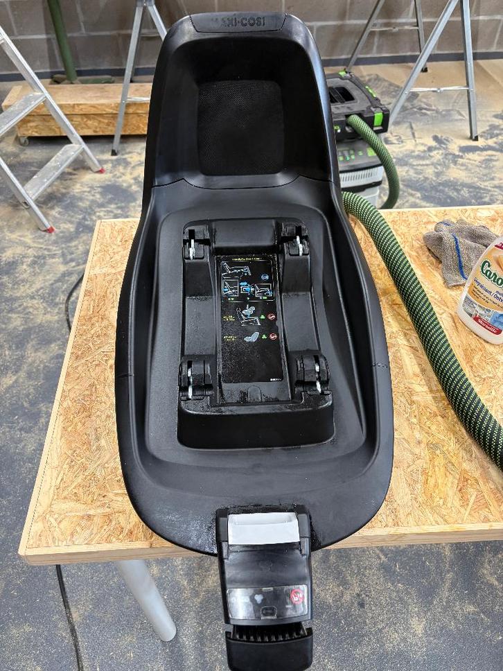 Sièges MaxiCosi + base isofix (2 pièces), Enfants & Bébés, Sièges auto, Utilisé, Maxi-Cosi, Isofix, Dossier réglable, Enlèvement