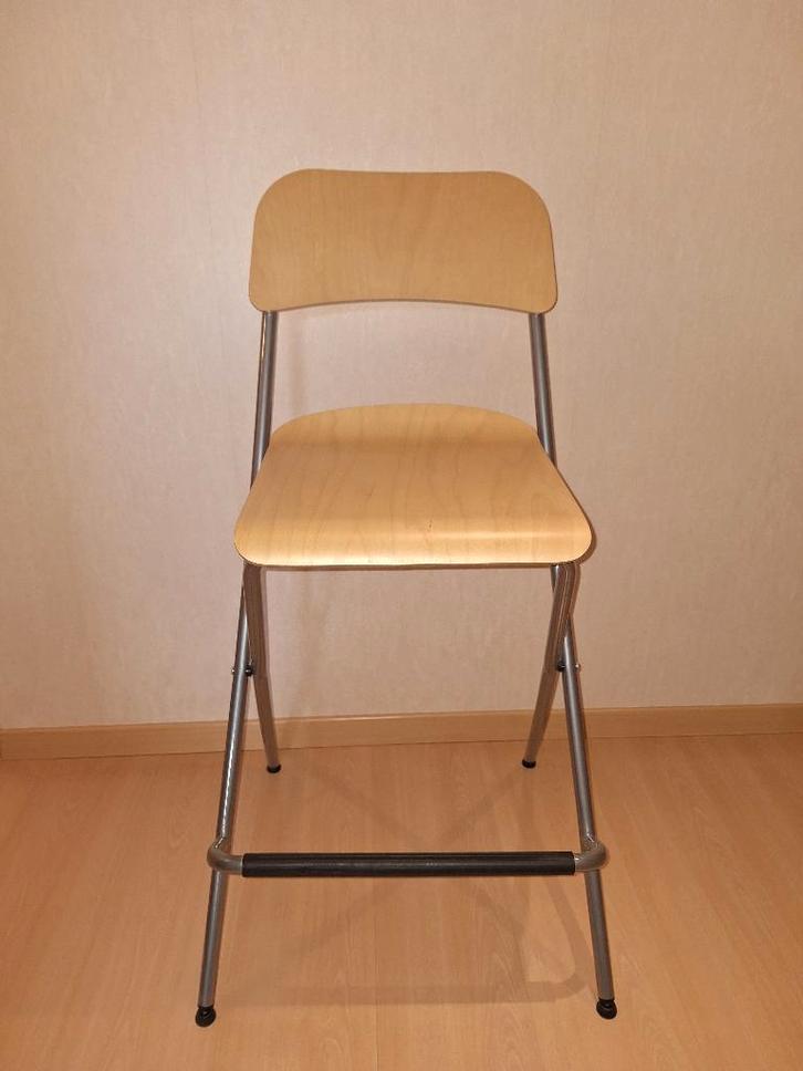 barkruk opklapbaar in beuk, Huis en Inrichting, Barkrukken, Zo goed als nieuw, 90 cm of meer, Hout, Met voetsteun, Ophalen