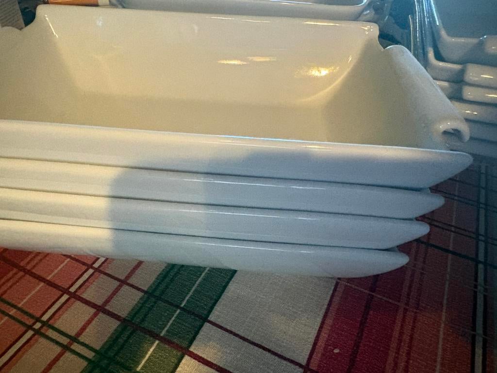 Lot de plats en porcelaine blanche, Ophalen