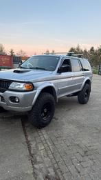 Mitsubishi pajero sport lichte vracht, Auto's, Mitsubishi, 2500 cc, Achteruitrijcamera, Zwart, 4 cilinders