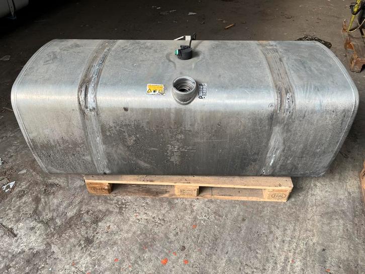 Brandstoftank 590 L | DAF XF, Auto-onderdelen, Vrachtwagen-onderdelen, DAF, Brandstofsystemen, Gebruikt, Ophalen