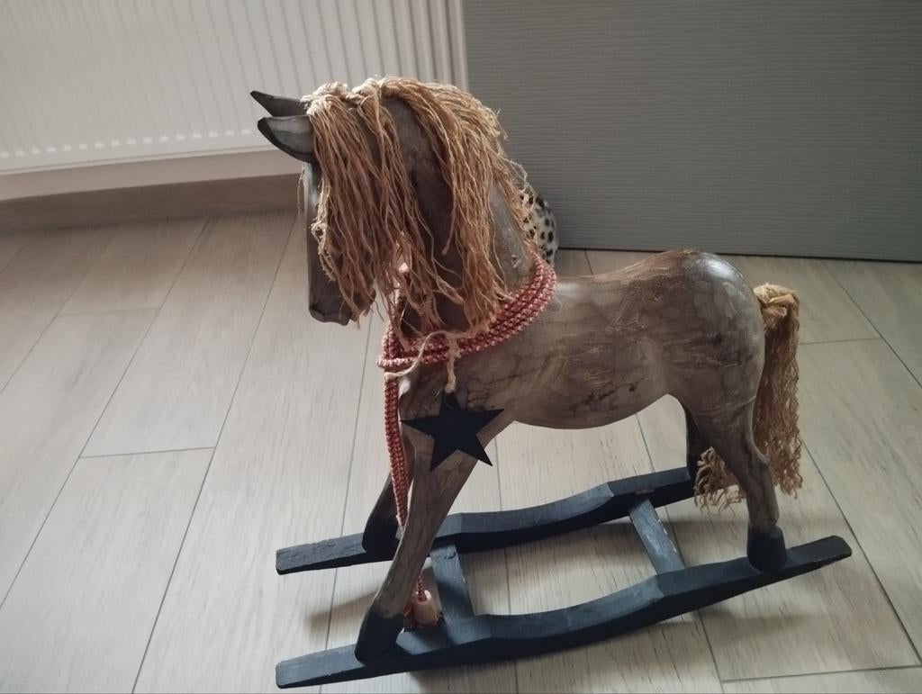 Balançoire à chevaux en bois ancienne, Enlèvement