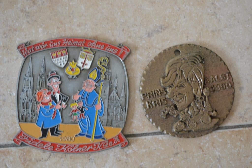 carnaval Aalst  verzameling, Verzamelen, Speldjes, Pins en Buttons, Ophalen of Verzenden, Nieuw, Speldje of Pin