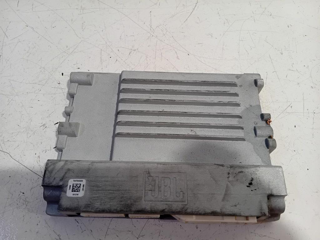 Versterker Toyota C-HR, Enlèvement ou Envoi, Van der Ven Autorecycling B.V., Onderdelen@venauto.nl, Ettenseweg 76, 4706 PB Roosendaal, The Netherlands