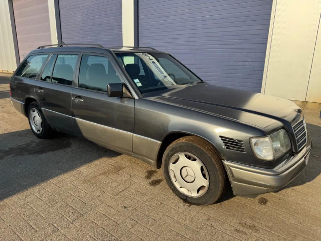 Mercedes-Benz 200-serie *W124-E250TD* (bj 1995), Auto's, Zwart, Mercedes-Benz, Bedrijf, 5 deurs