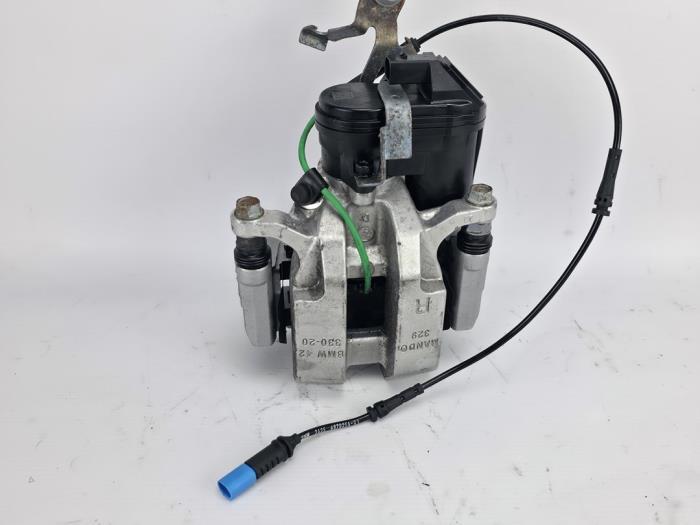 Etrier de frein (pince) arrière droit d'un BMW 3-Serie, -, 3 mois de garantie, Utilisé, -