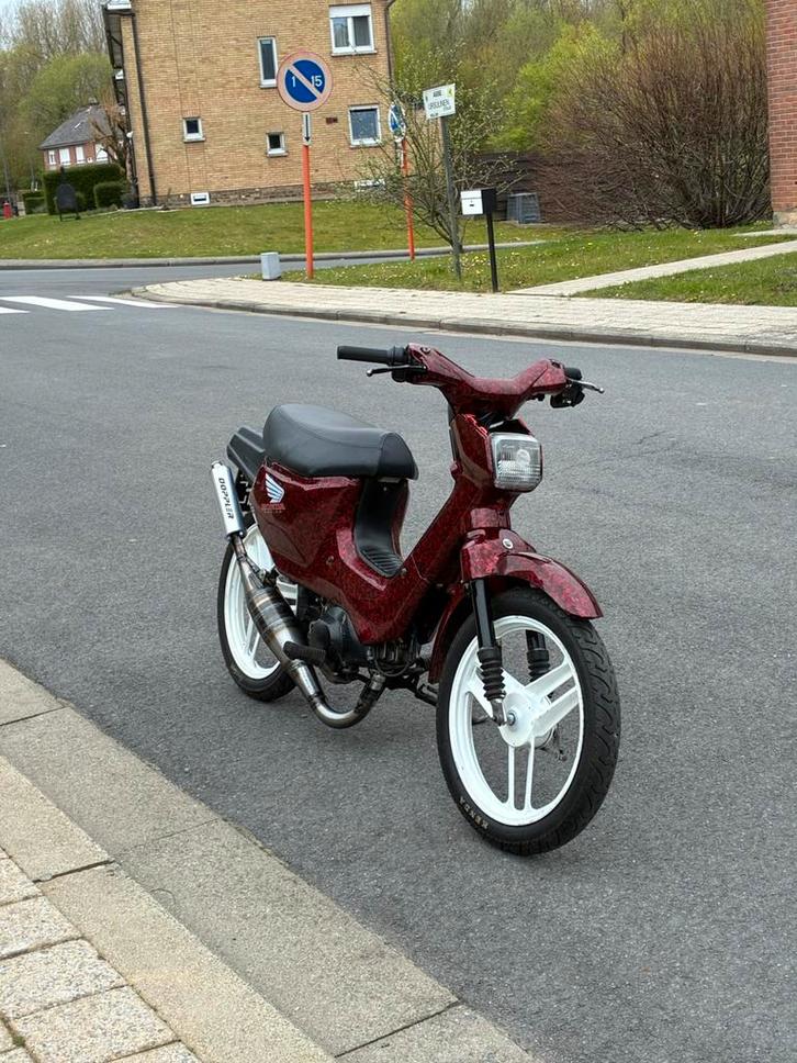 Wallaroo A klasse tekoop of teruil bied maar, Fietsen en Brommers, Brommers | Tomos, Zo goed als nieuw, Ophalen