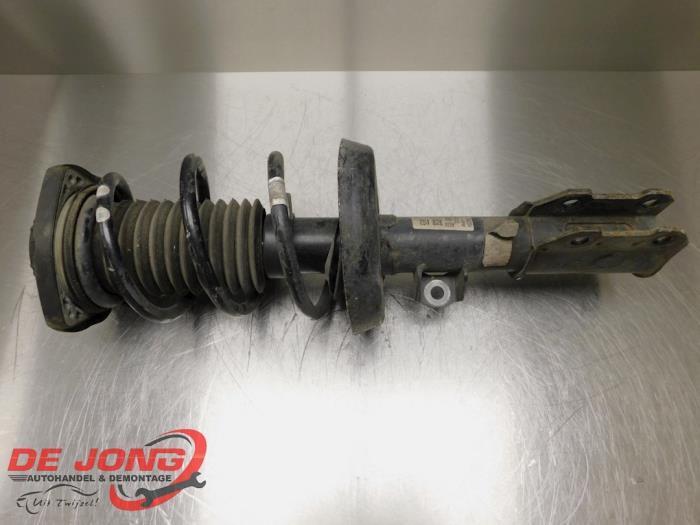 Schokdemper rechts-voor van een Opel Astra, Auto-onderdelen, Ophanging en Onderstel, Opel, Gebruikt, 3 maanden garantie, Ophalen of Verzenden