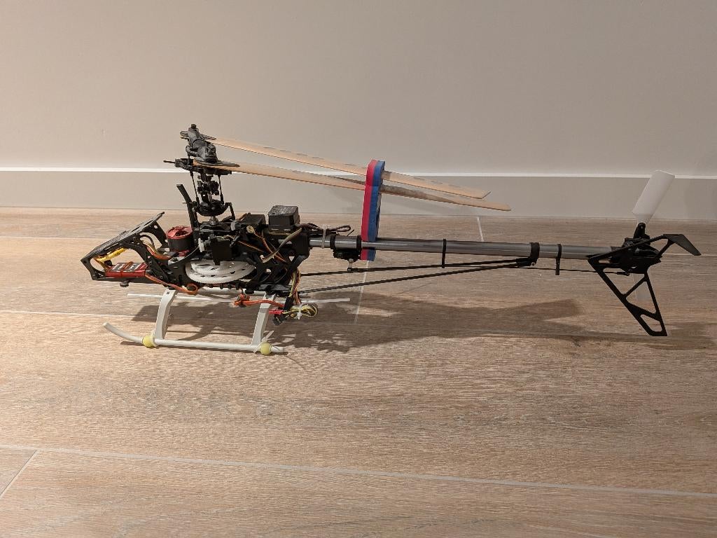 Hélicoptère RC, Hobby & Loisirs créatifs, Modélisme | Radiocommandé & Téléguidé | Hélicoptères & Quadricoptères, Enlèvement, Utilisé