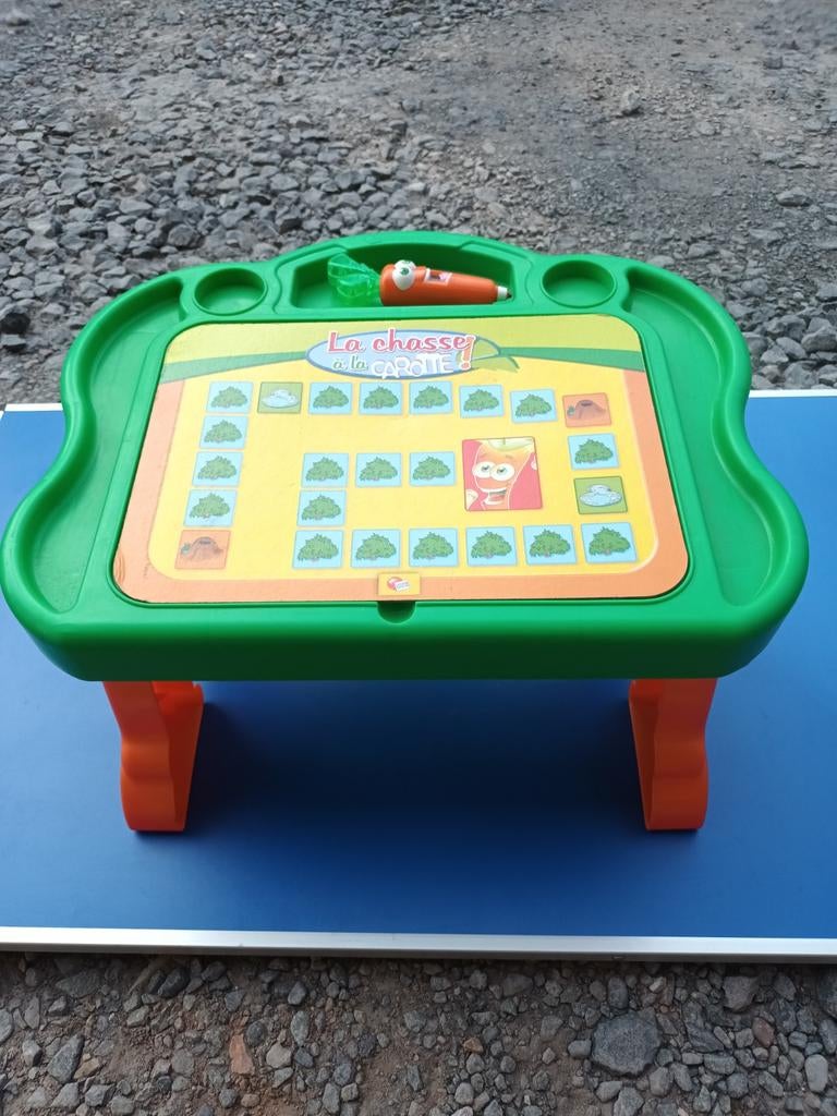 Table de jeux
"Croc carottes"
Pour enfants, Enlèvement