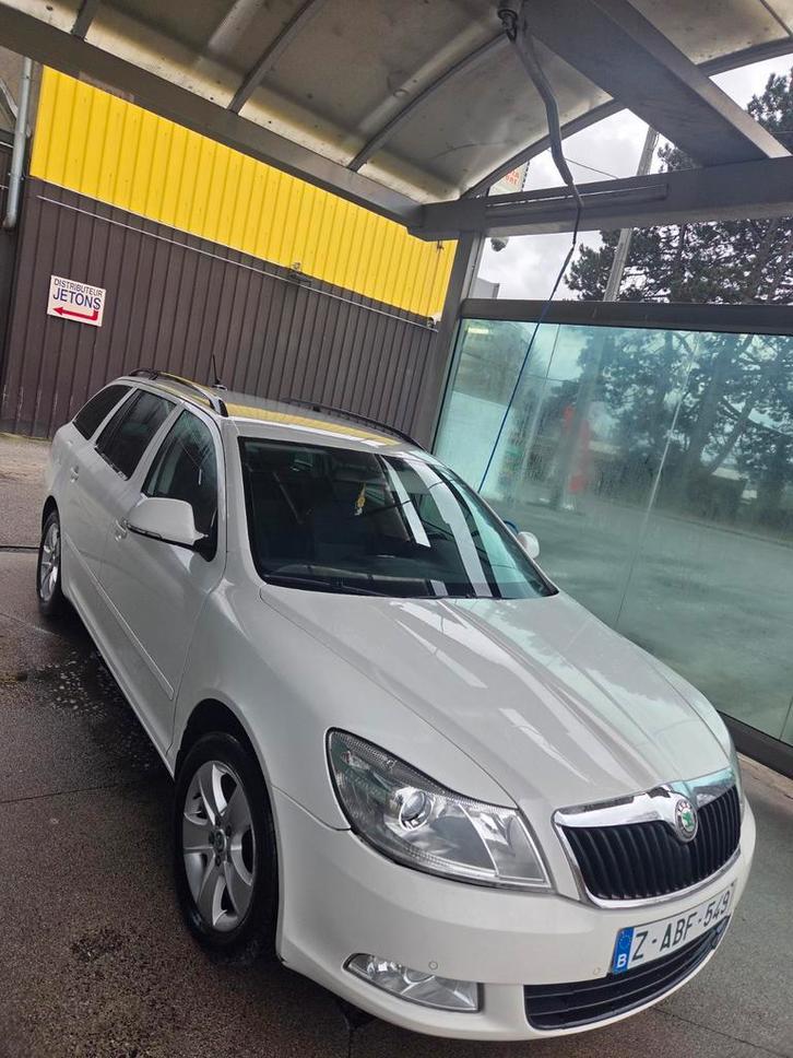 Skoda Octavia 1.6 TDI EURO 5 | 2750€ à discuter, Autos, Skoda, Entreprise, Octavia, Vitres électriques, Sièges chauffants, Euro 5