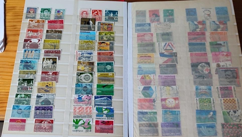 Album de timbres A4 (45), Timbres & Monnaies, Timbres | Albums complets & Collections, Enlèvement ou Envoi