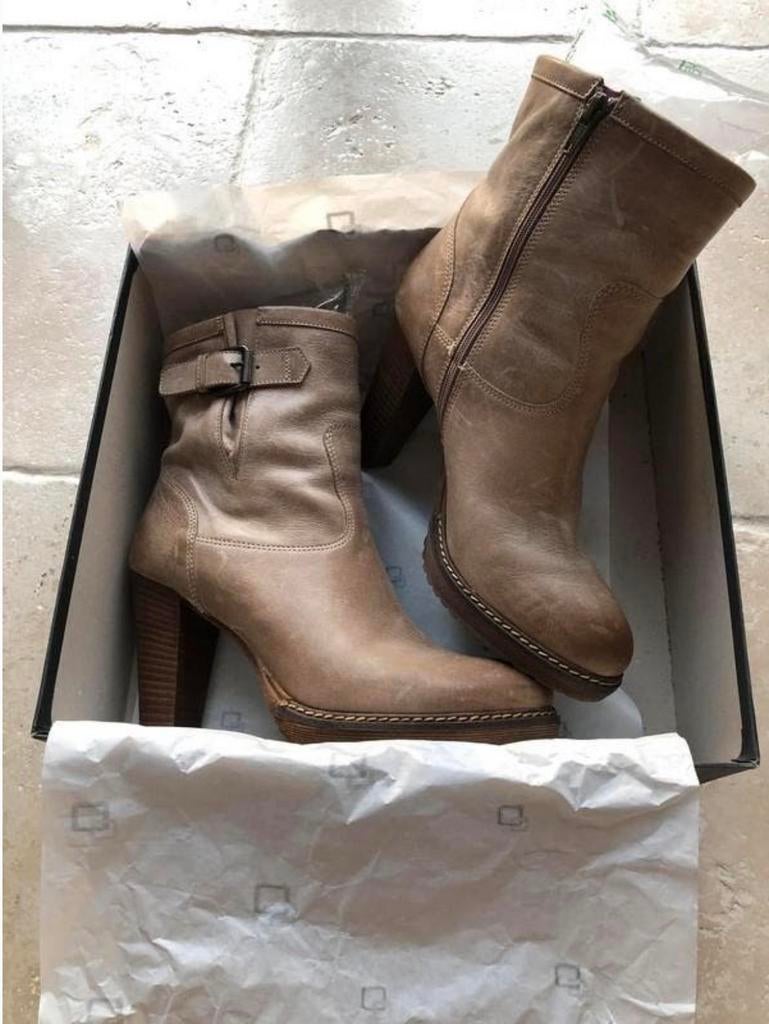 BE- Originele slofjes, Ophalen, Zo goed als nieuw, Bruin