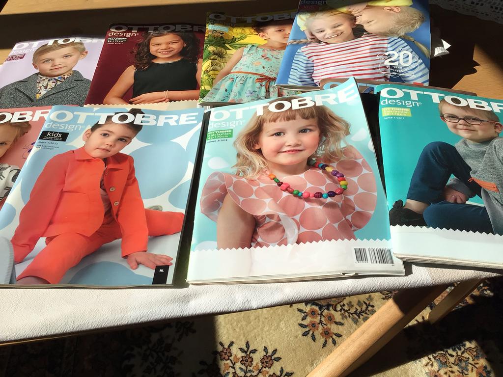 Naaiboeken met paronen, Ophalen, Zo goed als nieuw