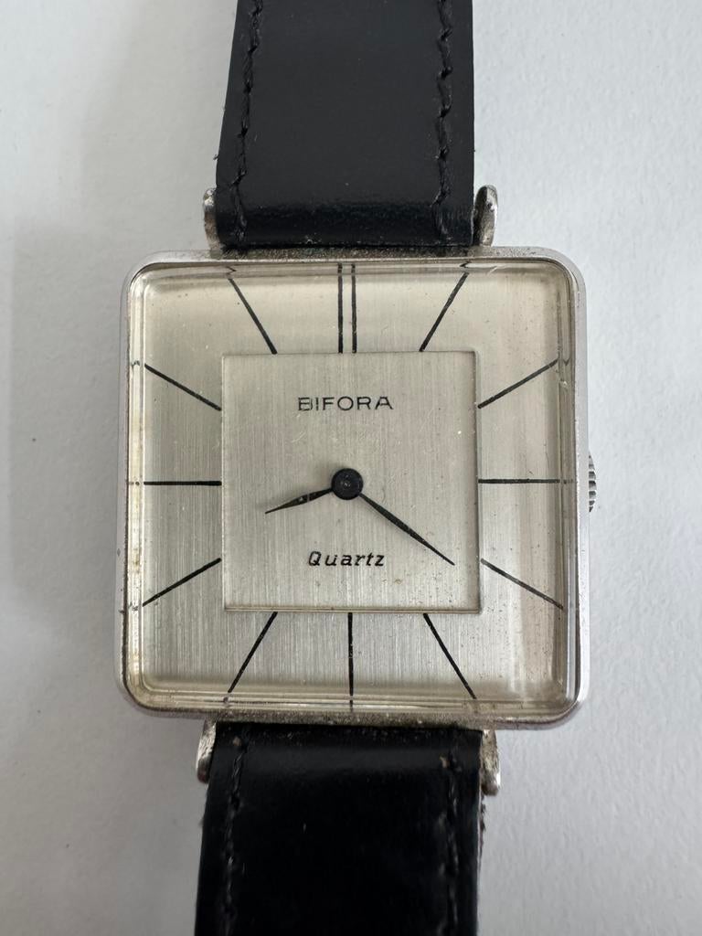 Montre Biphora Quartz vintage – design carré, Bijoux, Sacs & Beauté, Enlèvement ou Envoi, Utilisé