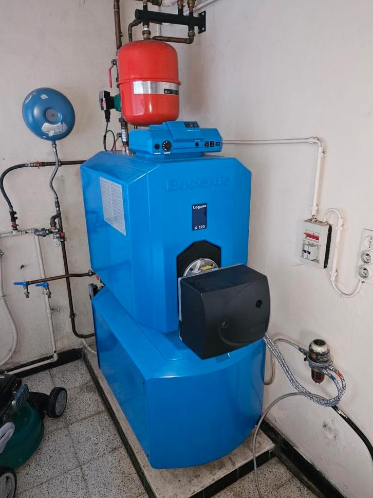 Mazoutketel (Buderus Logano G125) te koop – goed onderhouden, Doe-het-zelf en Bouw, Chauffageketels en Boilers, Zo goed als nieuw