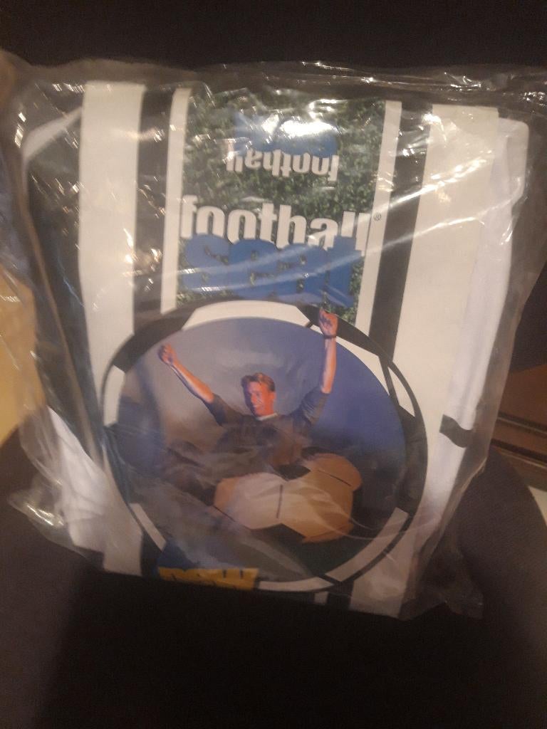 Nieuw verpakte opblaasbare voetbal zetel (zitvoetbal zitbal), Ophalen of Verzenden, Nieuw, Campingstoel