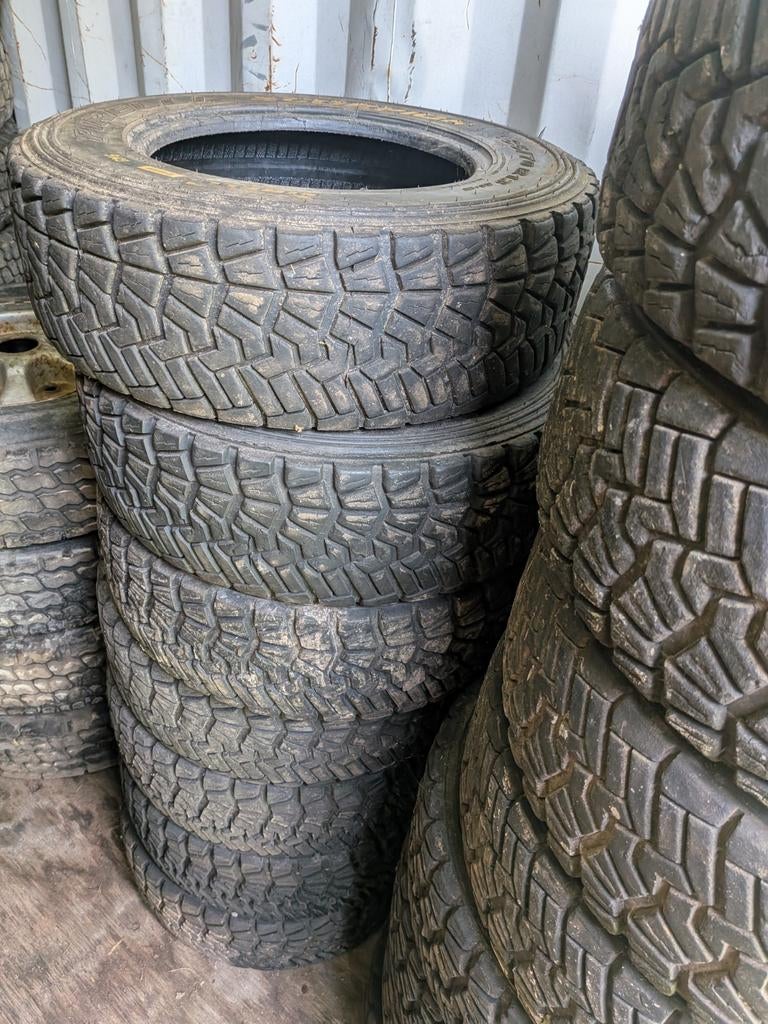 Pneus Racing Terre  Pirelli, Autos : Divers, Pièces de sport automobile, Enlèvement