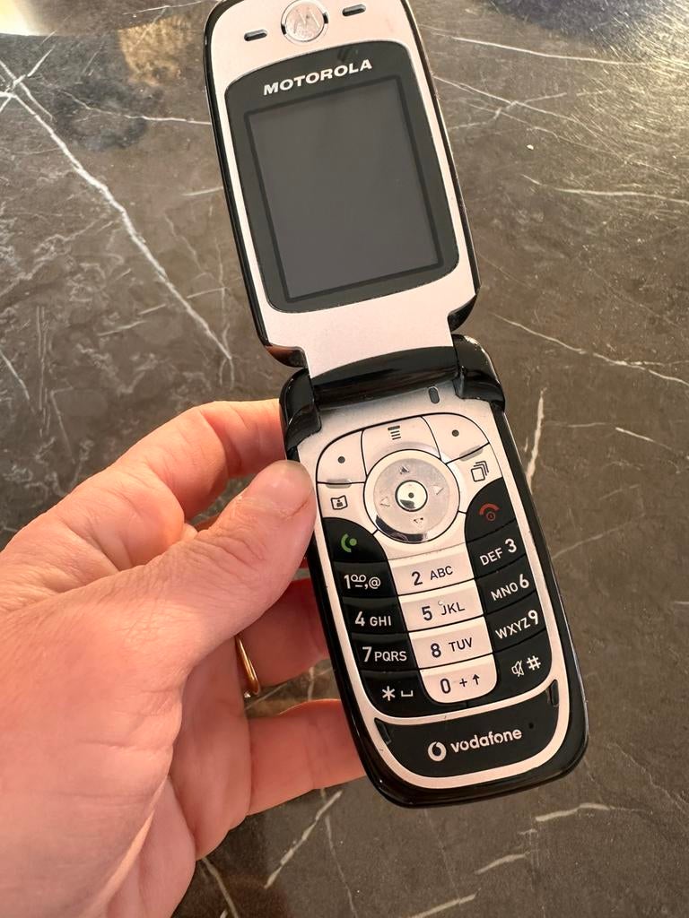 Motorola Klaptelefoon (Razr stijl) – Retro / Vodafone, Telecommunicatie, Mobiele telefoons | Motorola, Gebruikt, Ophalen of Verzenden
