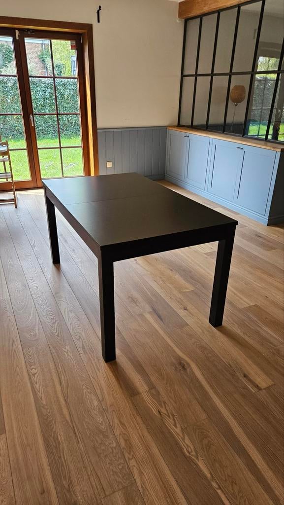 Tafel met 6 stoelen, Ophalen