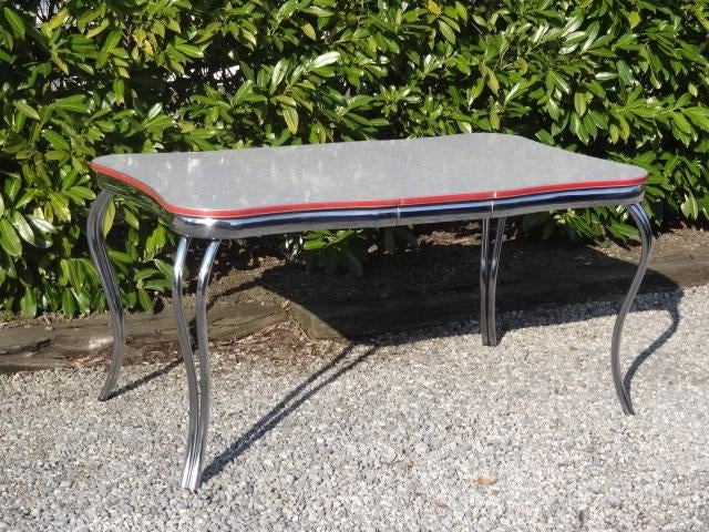 Table américaine vintage, Enlèvement