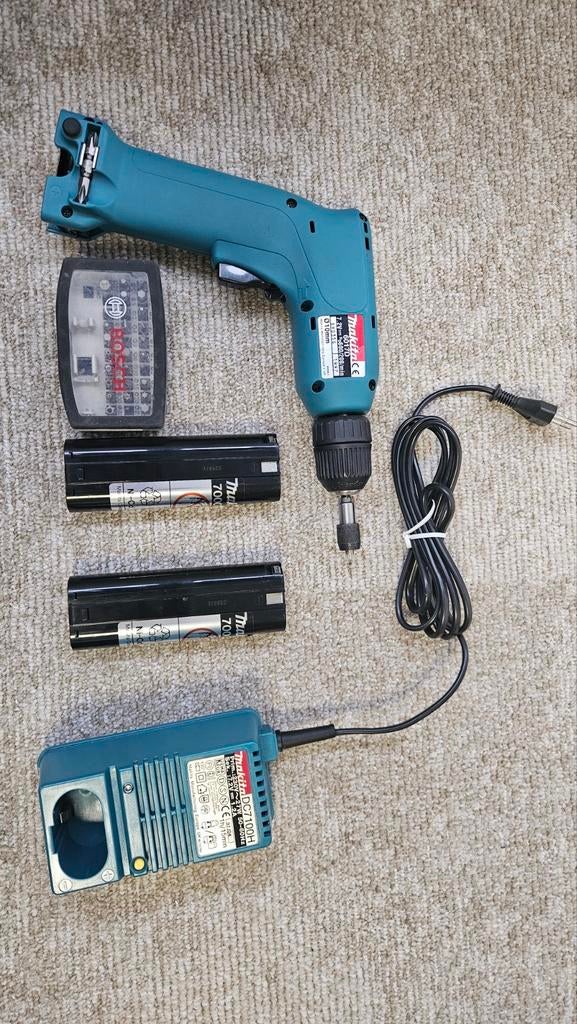 Makita 6017D accuboormachine set – compleet met koffer, Gebruikt, Variabele snelheid, Minder dan 400 watt, Ophalen