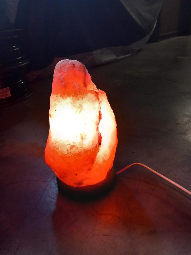 Grande lampe de sel orange-rose cristalline avec câble, Maison & Meubles, Enlèvement, Comme neuf, Bois, Moins de 50 cm