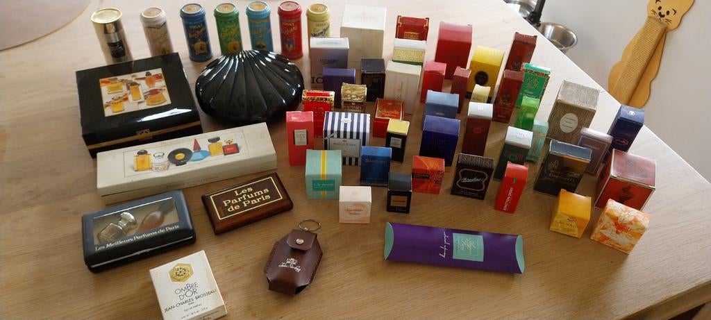 Parfumflesjes, Ophalen