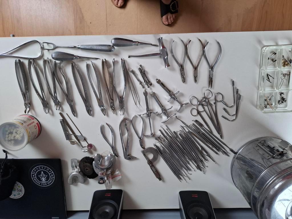 Materiel dentaire9, Motos, Enlèvement