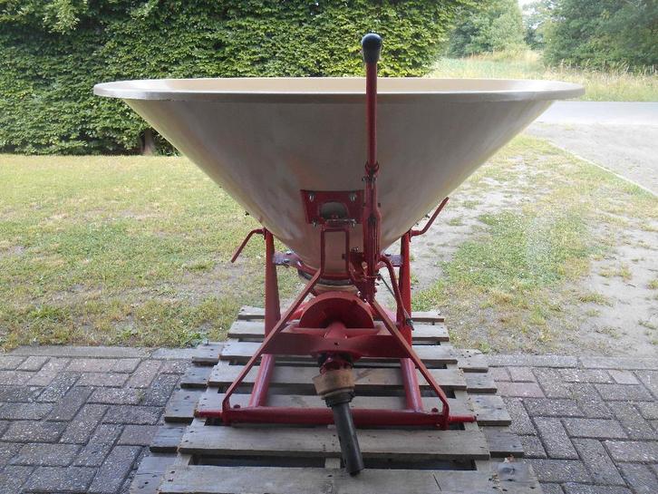 Meststofstrooier en cardanas, Articles professionnels, Agriculture | Tracteurs, Enlèvement