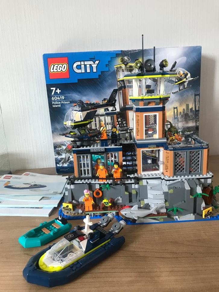 LEGO City 60419 — Police Prison Island (avec boîte), Enfants & Bébés, Jouets | Duplo & Lego, Comme neuf, Lego, Ensemble complet